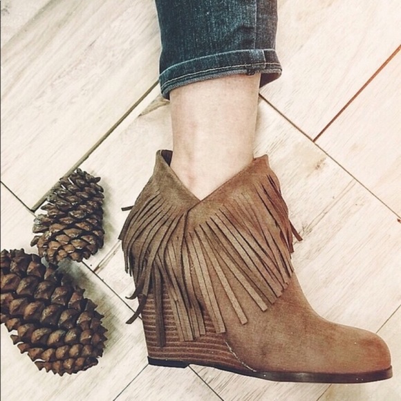 Fringe Vegan Suede Booties New in Box! - Picture 2 of 4